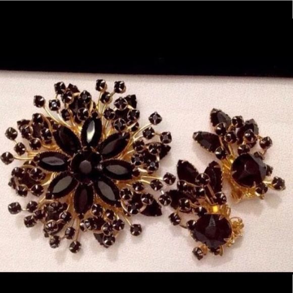 Vintage 1950's Beau Jewels Brooch and Earrings Demi Parure - Picture 1 of 4
